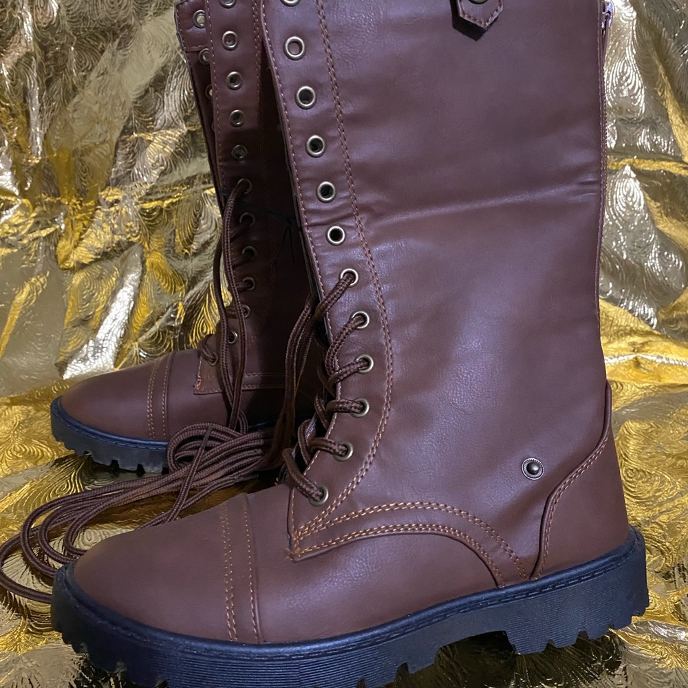 Ladies combat boots